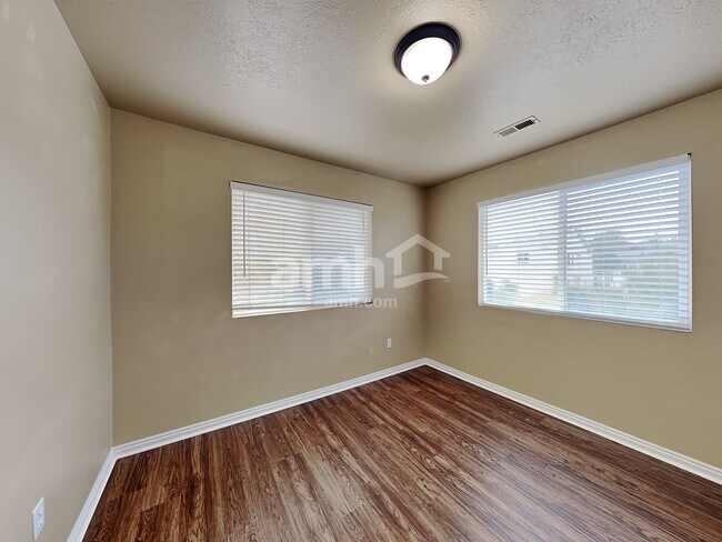 Building Photo - 14064 S Rosaleen Ln