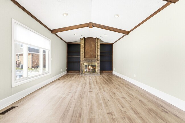 Building Photo - 25845 Buckminster Dr