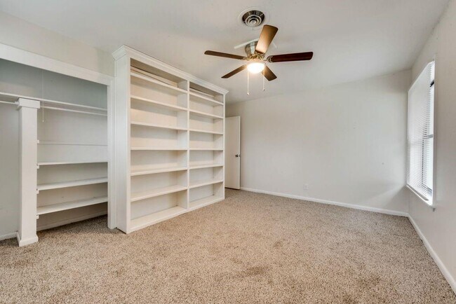 Building Photo - 5224 Trail Lake Dr