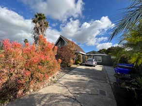 Building Photo - Private Furnished Bedroom for Rent – Near SDSU

Comfortable and fully furnished private bedroom a...