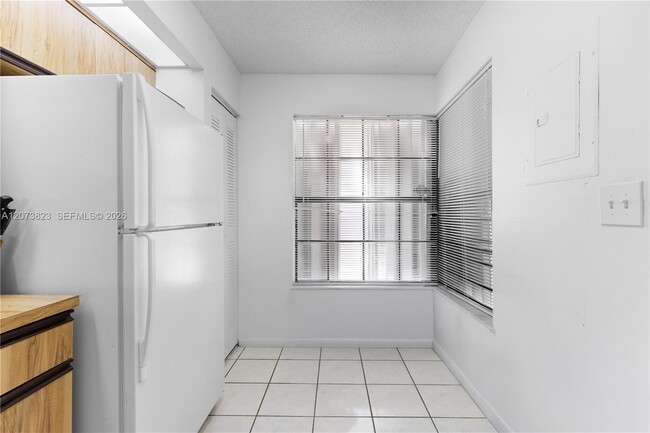 Building Photo - 12990 SW 88th Ln