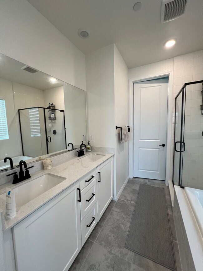 Building Photo - 27717 Stonehurst Ln