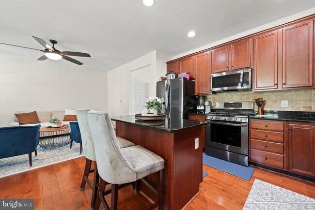 Building Photo - 43286 Morven Square