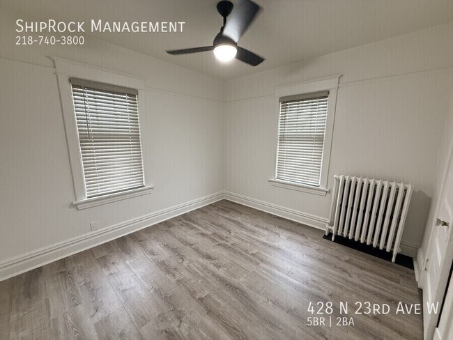 Building Photo - 428 N 23rd Ave W