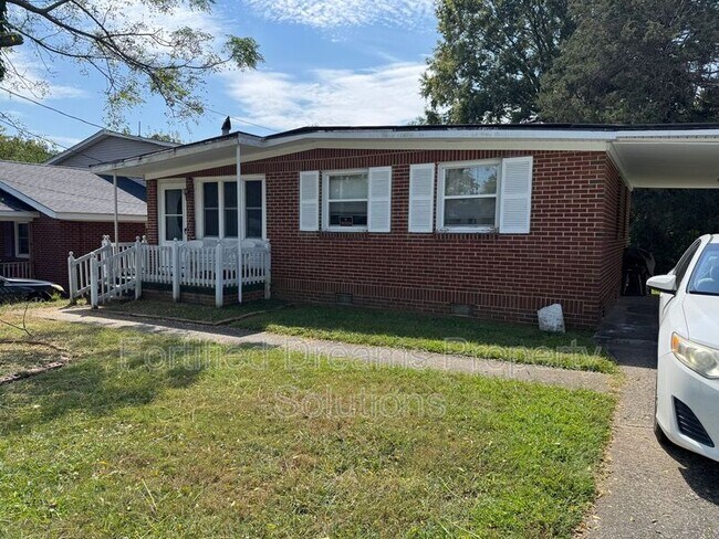 Primary Photo - 1308 Westmoreland Dr