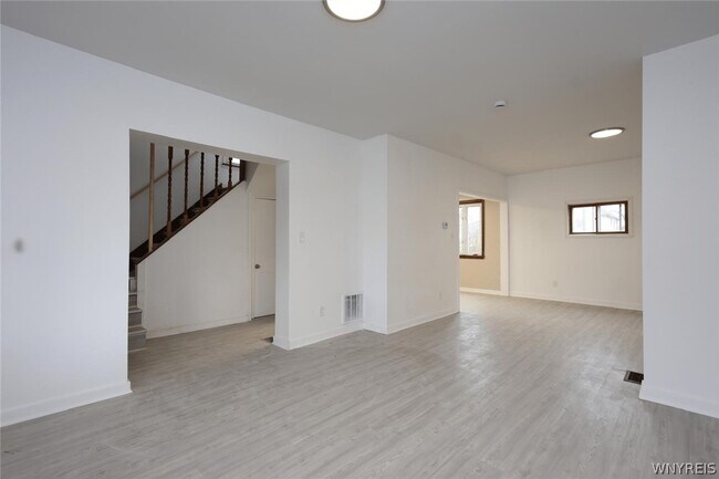 Building Photo - 609 22nd St