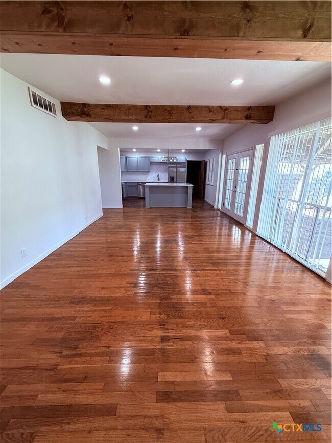 Building Photo - 2218 Terrace Dr