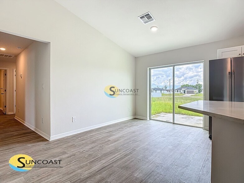 Building Photo - 15720 SW 35th Court Rd