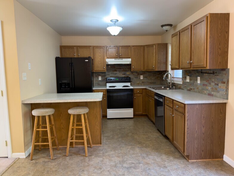 Building Photo - 562 Wood Duck Dr