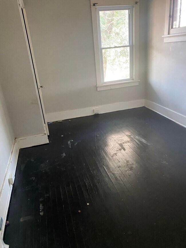 Building Photo - Charming 2BR House in Saint Louis