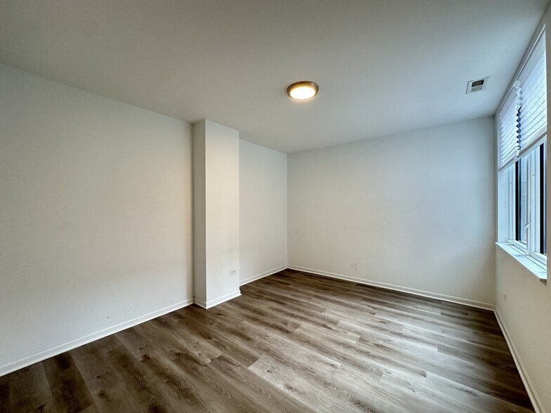 Building Photo - 2550 S Wabash Ave