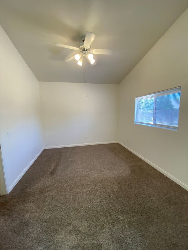Building Photo - 5315 Clover Mountain St