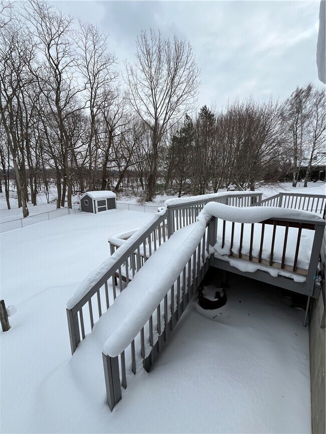 Building Photo - 7026 Lake Ave