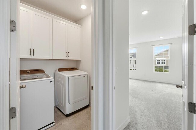 Building Photo - 1859 Treasure Cv