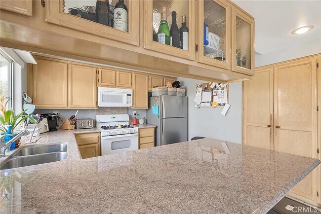 Building Photo - 23863 Bennington Dr