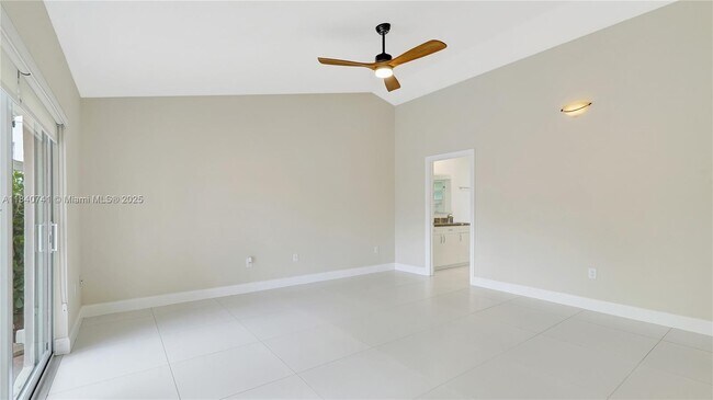 Building Photo - 1412 NE 53rd Ct