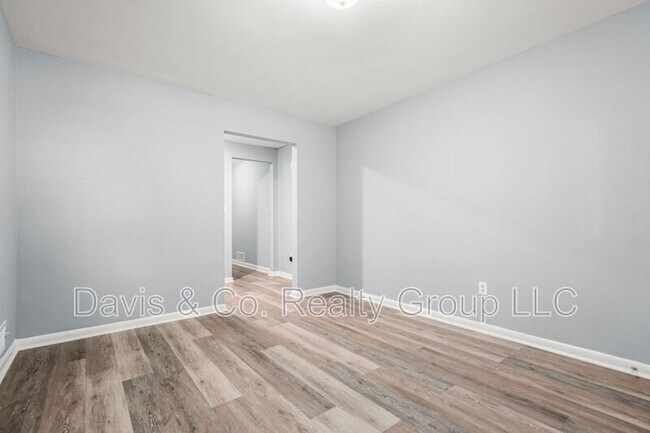 Building Photo - 1156 Hubbard St SW