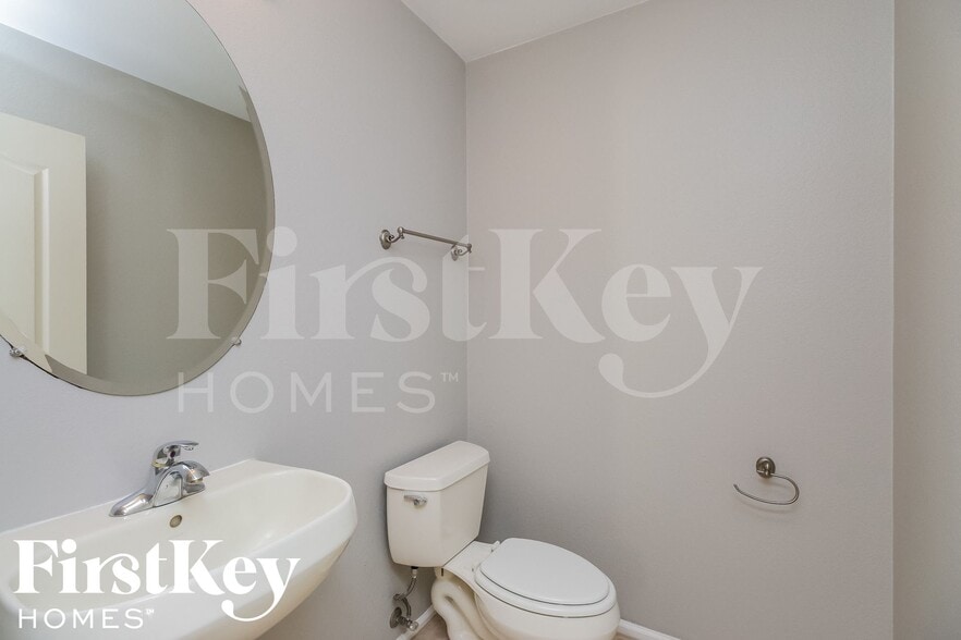 Building Photo - 375 W Jersey Way