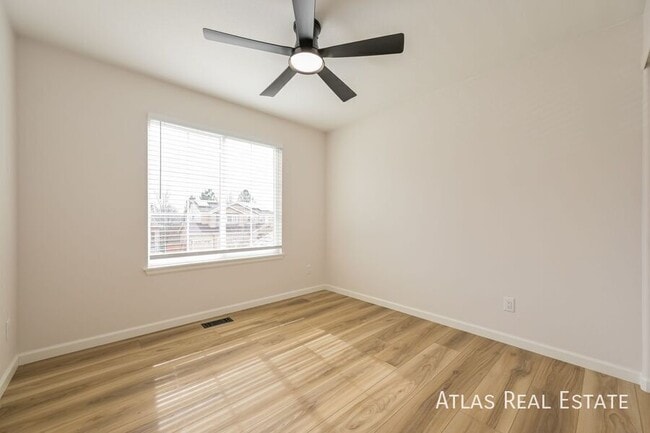 Building Photo - 2547 S Fundy Cir