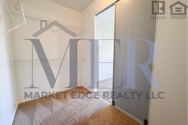 Building Photo - 3Bed/2Bath Home at Cotton Ln/Greenway Rd! $199 MOVE-IN SPECIAL! Ready for Immediate Move-In!