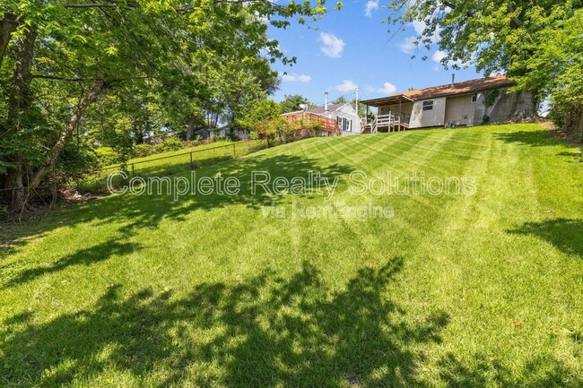 Building Photo - 10423 Balmoral Dr