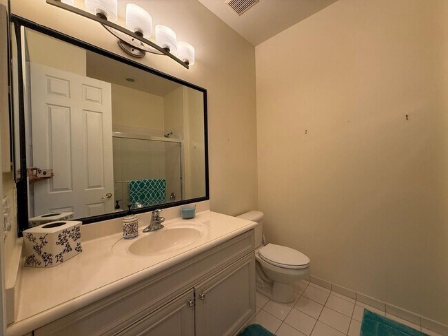 Building Photo - 6393 Bella Cir
