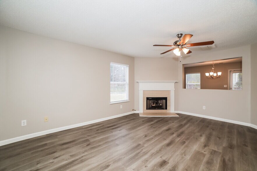 Building Photo - 1036 Sycamore Ln