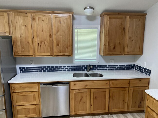 Building Photo - 316 Slawson Ln