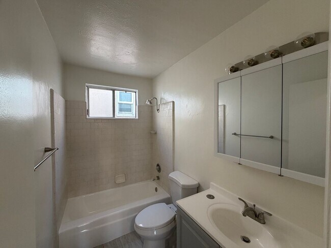Interior Photo - 709 E. 3rd St.