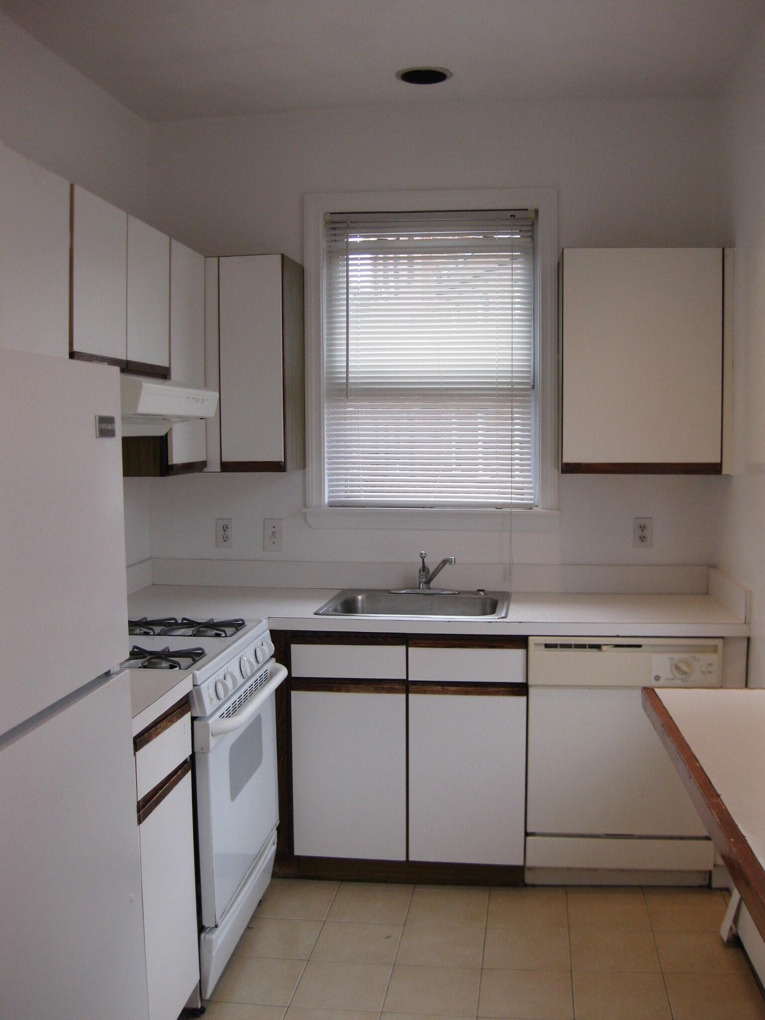 Building Photo - 25 Hanover Ave