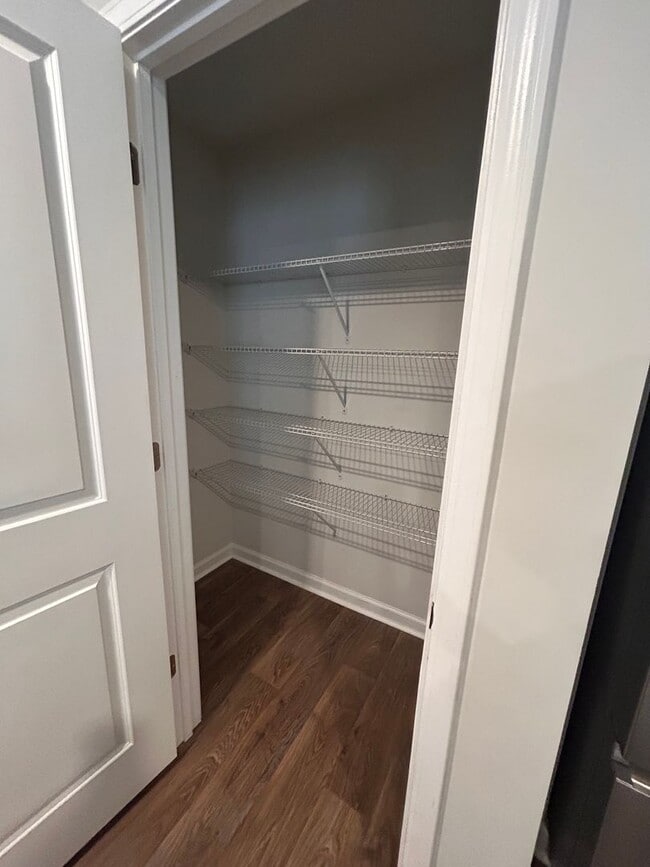 Building Photo - *Move in Special*  Spacious 3BR/2BA home in the Carnes area!