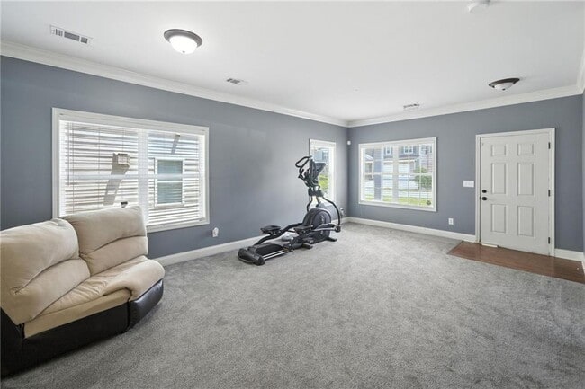 Building Photo - 301 Parkmont Way