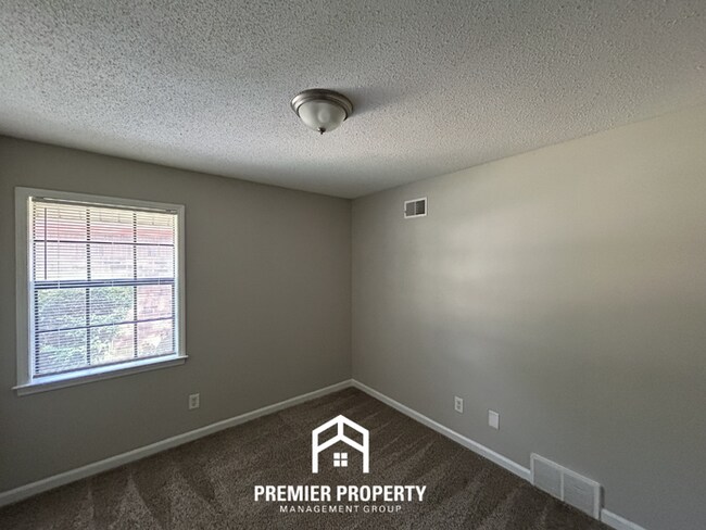Building Photo - Charming 3 Bedroom Rental on Palgrave Lane - Open Kitchen & Fenced Yard