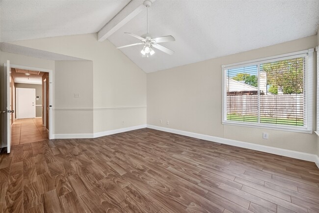 Building Photo - 11415 Chariot Dr