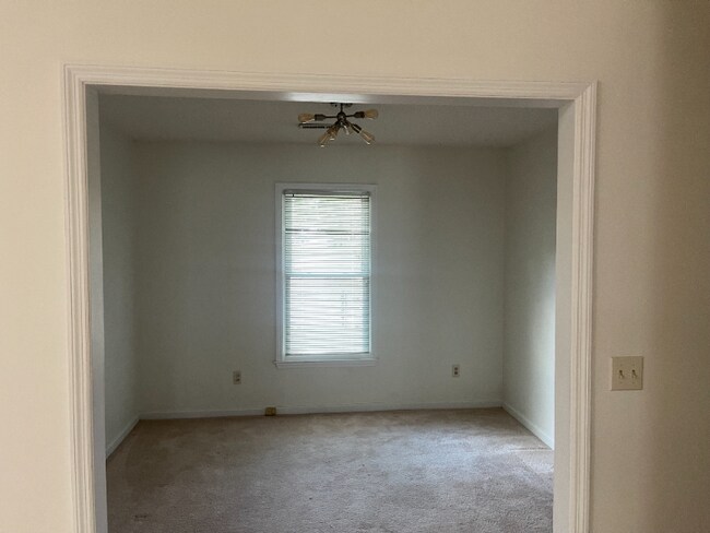 Building Photo - 989 Portabella Ln