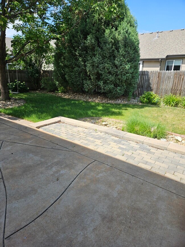 Building Photo - 2353 Aral Dr