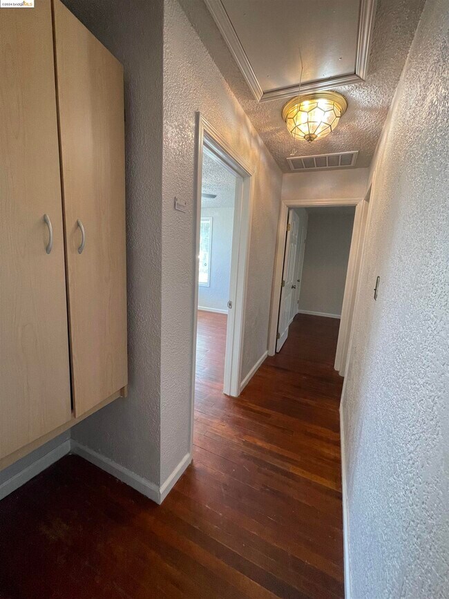 Building Photo - 73 Alvarado Ave