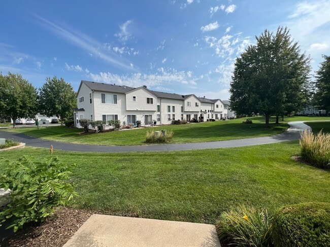 Building Photo - 6924 Clearwater Dr