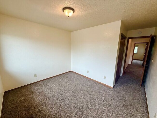 Building Photo - 3 Bed/2.5Bath Townhome in Greeley