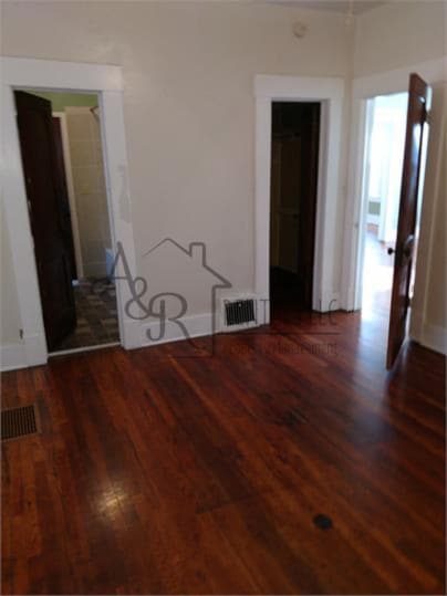 Building Photo - 115 W Jackson St