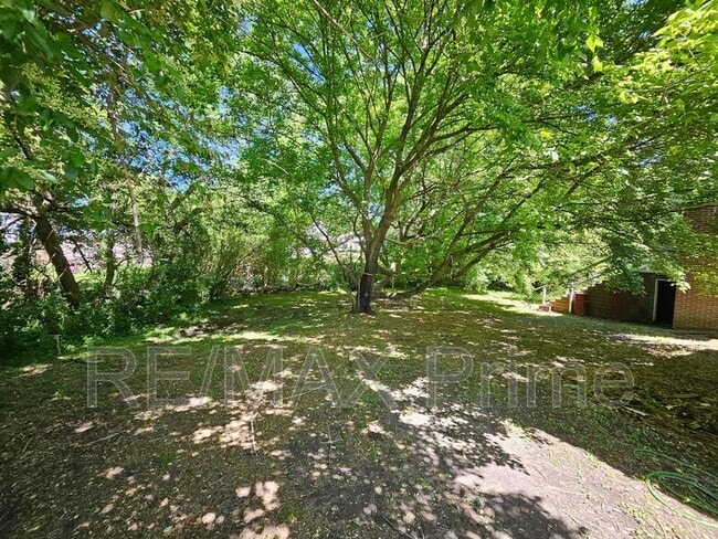 Building Photo - 120 S 10th St