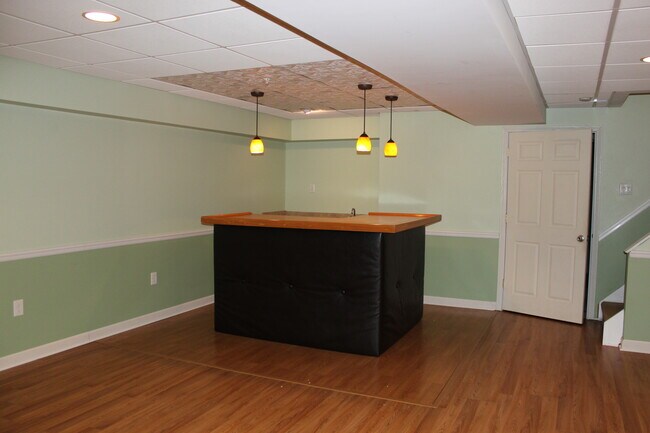 Building Photo - 206 Hampshire Dr