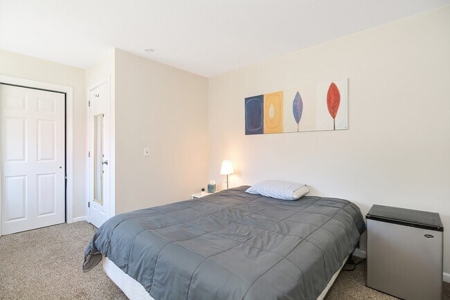 Building Photo - 109 Salem St