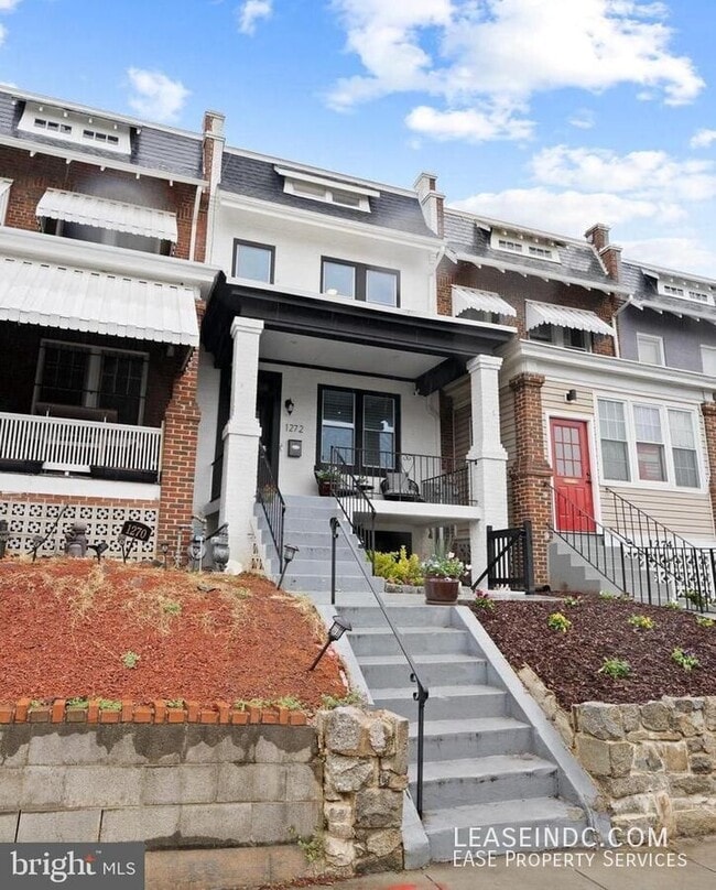 Primary Photo - 1272 Oates St NE