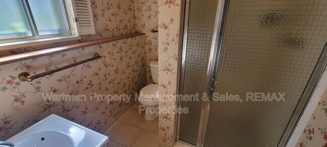 Building Photo - 6853 Duke Dr