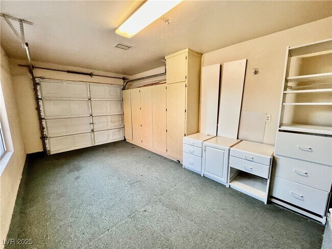 Building Photo - 8420 Airmont Ct