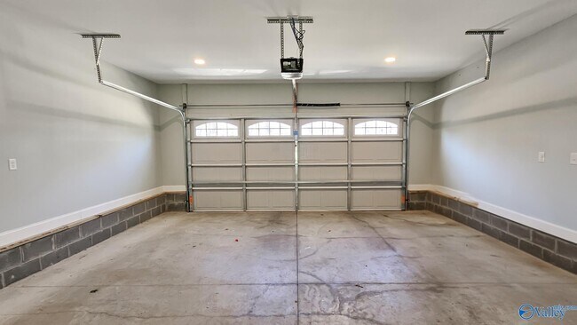 Building Photo - 14300 Peek Dr