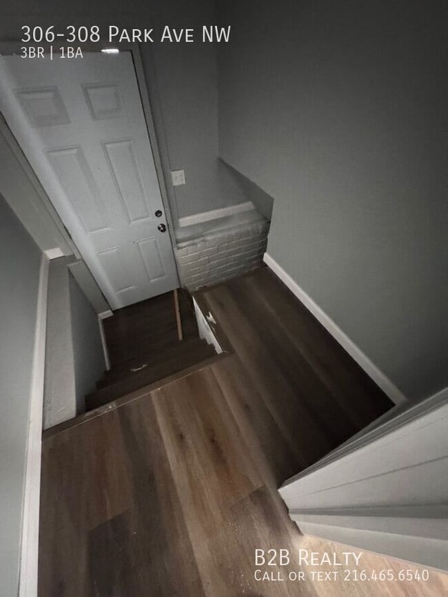 Building Photo - 306-308 Park Ave NW-