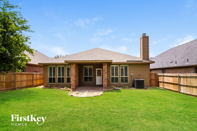 Building Photo - 621 Bareback Ln