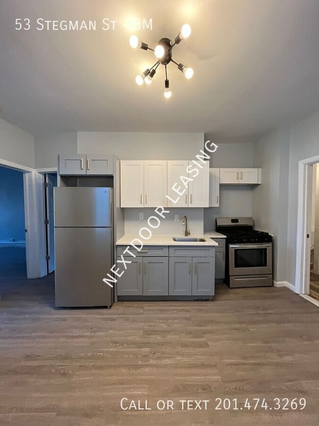 Building Photo - 53 Stegman St